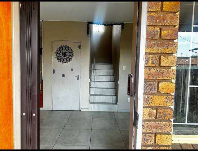 3 BEDROOM TOWNHOUSE FOR SALE IN WITFIELD